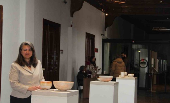 Bin 40 derecede pişirilen seramik eserler sanatseverlerden beğeni topladı