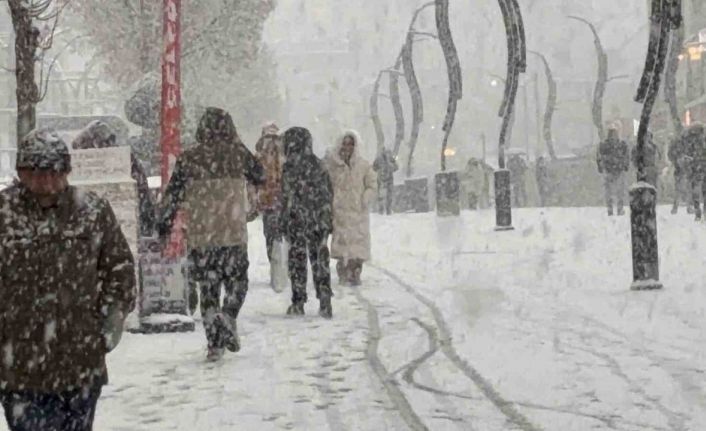 Bolu’da 5 ilçede eğitime kar engeli