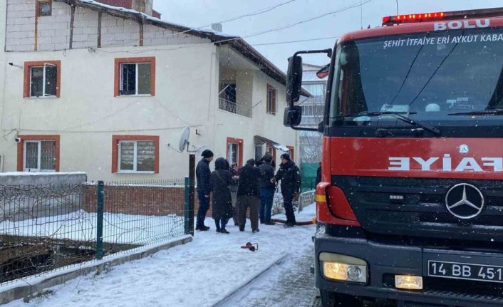Bolu’da evde çıkan yangında 3’ü çocuk 4 kişi dumandan etkilendi