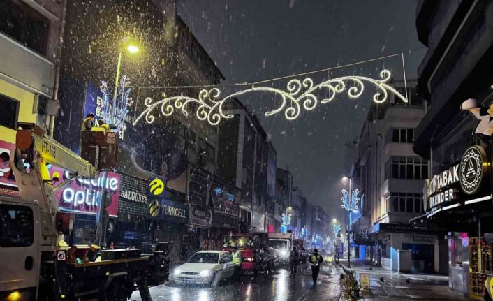 Büyükşehir’den aydınlatma bakımı ve yenilikçi projeler