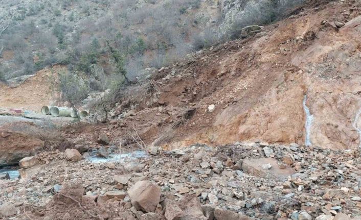 Çamlıkaya HES Tüneli heyelan nedeniyle ulaşıma kapandı