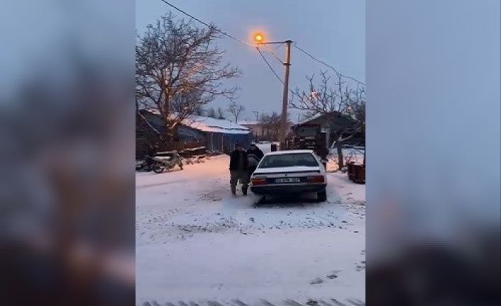 Çanakkale’nin yüksek kesimlerinde kar yağışı etkili oluyor