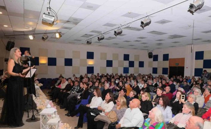 Çeşme TSM Korosu, 30. yılını unutulmaz bir konserle kutladı