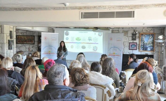 Çeşme’de "Hayatın Anlamı Kitap" projesi kapsamında beslenme söyleşisi