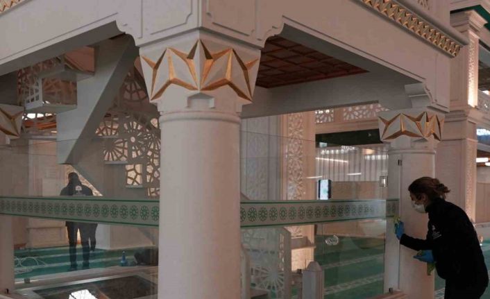 Denizli Büyükşehir, Ramazan öncesi camileri temizledi