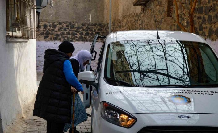 Diyarbakır’da kanser hastalarına "sosyal taksi" desteği