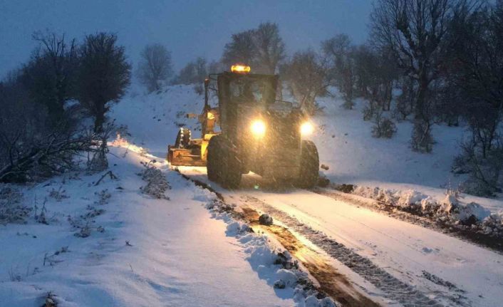 Diyarbakır’da kar yağışı nedeniyle kapanan 216 yol ulaşıma açıldı
