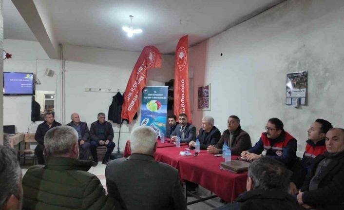 Eğirdir’de elma iç kurduyla mücadele için iyi tarım uygulamaları toplantısı