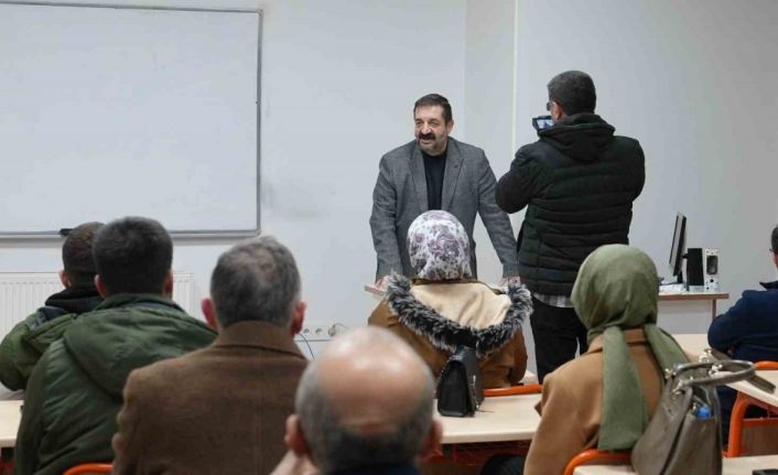Elazığ Belediyesi 3. yazarlık atölyesi başladı