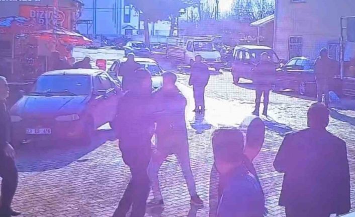 Elazığ’da bıçaklı, sopalı, fırın kürekli kavga: 3 kişi yaralı