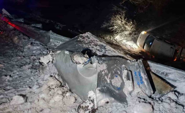 Elazığ’da otomobil şarampole uçtu: 1 ölü, 1 yaralı