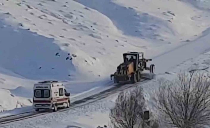 Elazığ’da zorlu kış şartlarında ekipler engel tanımadı
