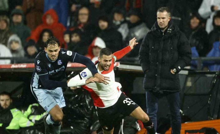 Feyenoord’un yeni teknik direktörü Robin van Persie oldu