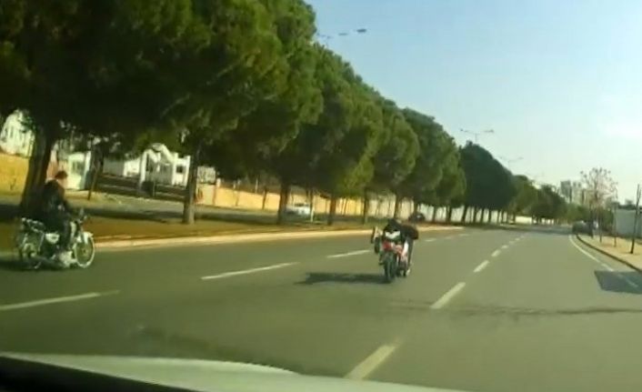 Hem ehliyetsiz hem de motosikleti yatarak sürünce ceza yağdı
