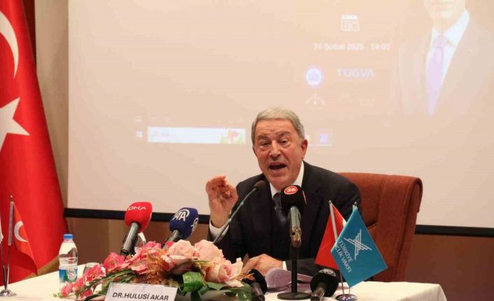 Hulusi Akar dijital teröre dikkat çekti