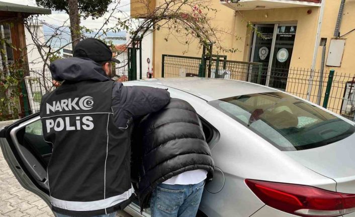 İzmir’de uyuşturucu operasyonu: 5 tutuklama