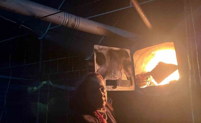 Kadın üreticilerin meşakkatli zirai don nöbeti