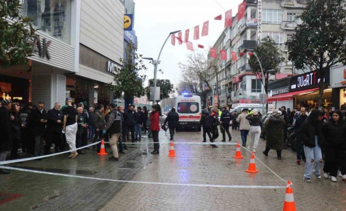 ’Kalp krizi’ geçiren cansız mankeni görünce hayrete düştüler