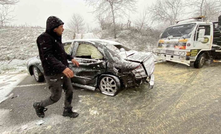Kar yağışı kazayı beraberinde getirdi: 7 yaralı