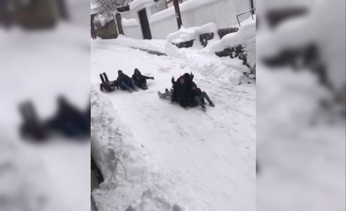 Kastamonu’da vatandaşlar karın tadını kızaklarla çıkardı