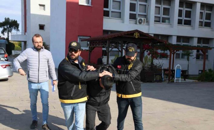 Kendisini borçlandıran patronunu öldürdü, çekiciye yüklediği otomobiyle İstanbul’a kaçtı