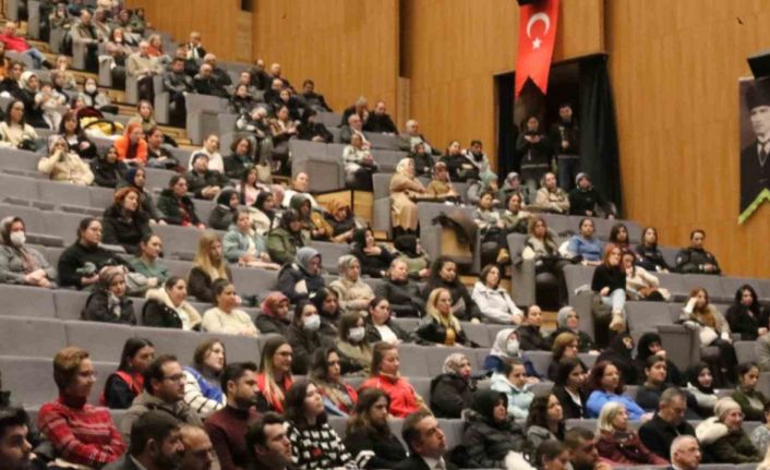 Kırklareli’nde "En İyi Narkotik Polisi Anne projesi" eğitimi toplantısı yapıldı
