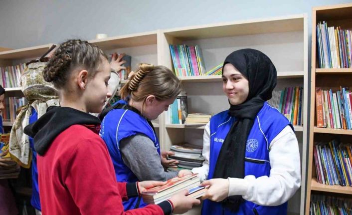 "Kitabım Kitabın Olsun" projesi gençlere eğitim ışığı oluyor