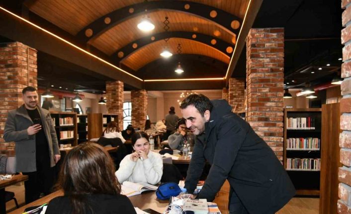 Kitaphane’de kar tatili yoğunluğu