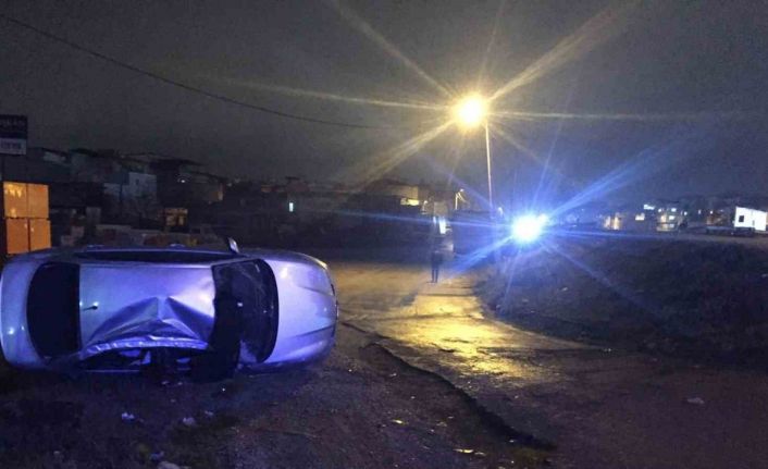 Kontrolden çıkan otomobil takla attı: 2 yaralı