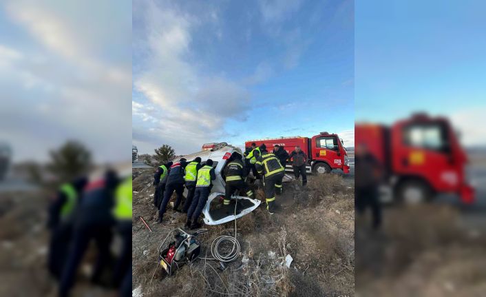 Konya’da hafif ticari araç takla attı: 5 yaralı