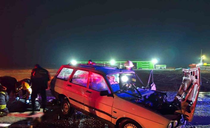 Konya’da kamyona çarpan otomobilin sürücüsü öldü