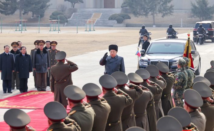 Kuzey Kore lideri Kim’den "modern ordu" talimatı