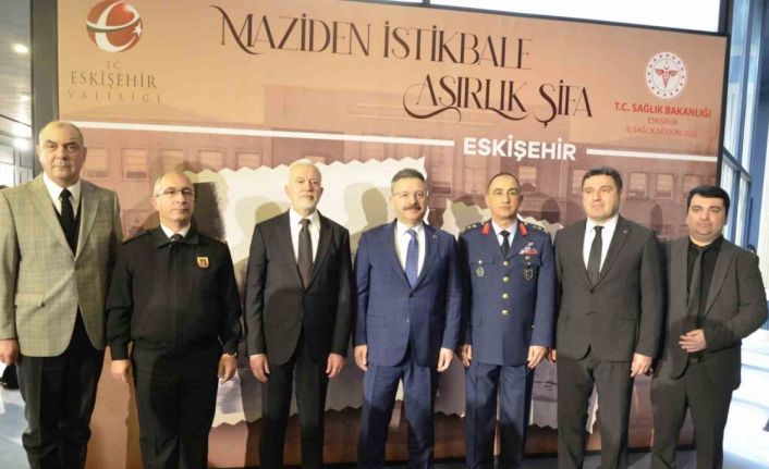 "Maziden İstikbale Asırlık Şifa" eserinin sergisi açıldı
