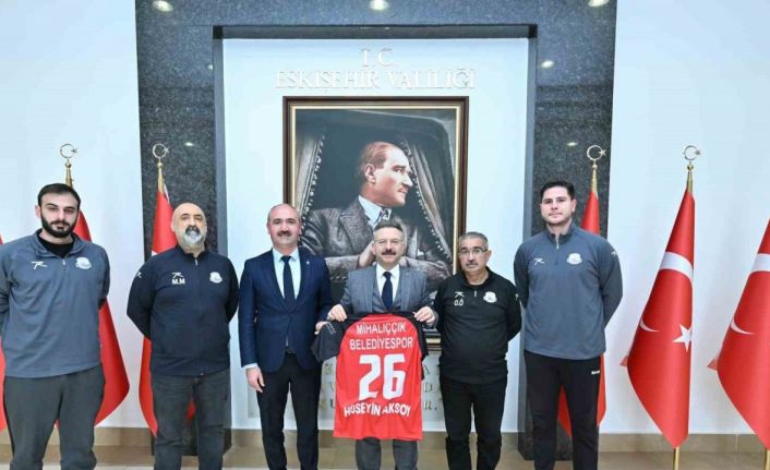 Mihalıççık Belediyespor Hentbol Takımı’ndan Vali Aksoy’a ziyaret