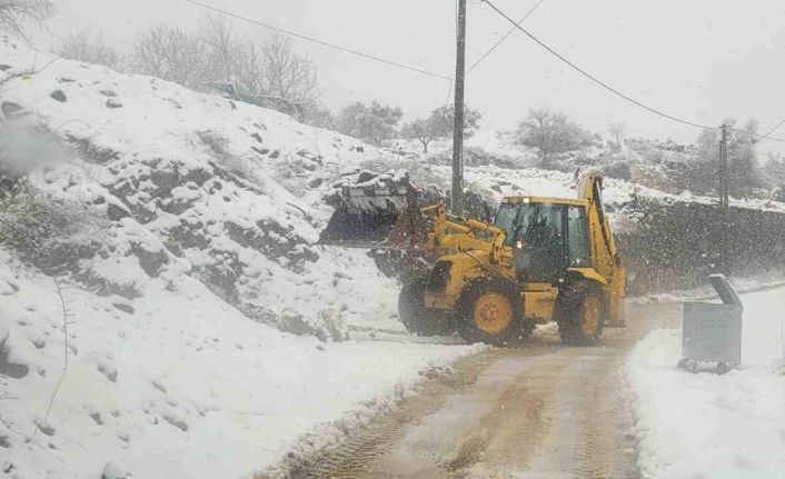 Mudanya Belediyesi’nden kar mesaisi