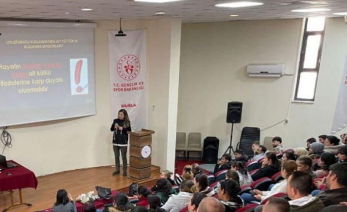 Muğla’da öğrencilere ’uyuşturucuyla mücadele’ semineri