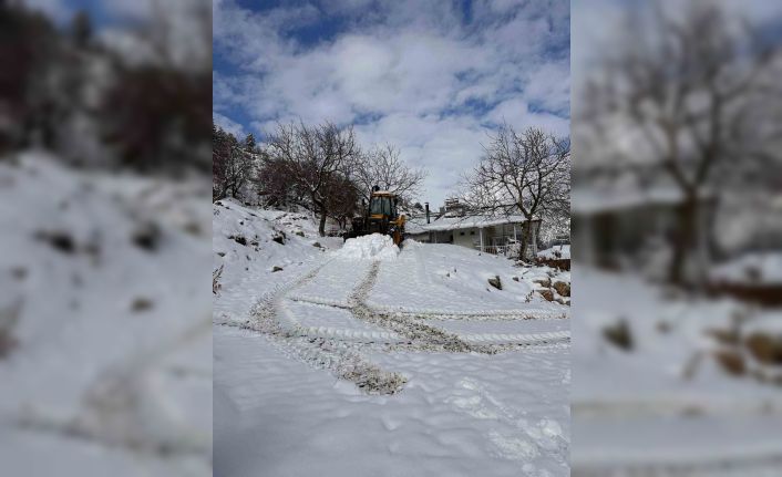 Onikişubat Belediyesi’nin karla mücadelede başarısı takdir topluyor