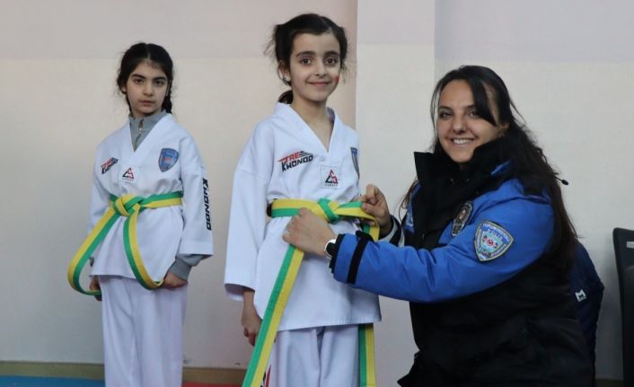 Polis bu kez kuşak bağladı