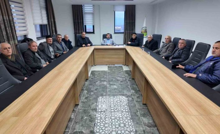 Pütürge Belediye Başkanı Mikail Sülük, vatandaşların taleplerini dinledi