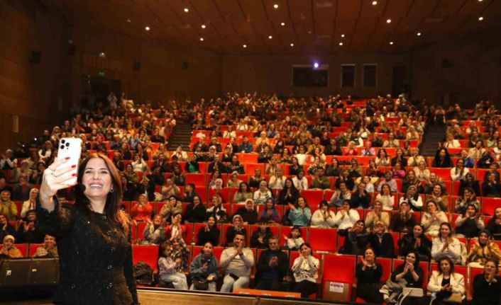 "Rota Yeniden Oluşturuluyor" söyleşisine yoğun ilgi