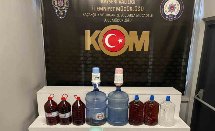 Sahte alkolleri piyasaya süremeden yakalandı