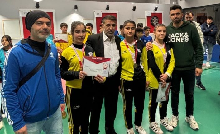 Şehit Recep İnce Ortaokulu dart takımı Türkiye finallerinde
