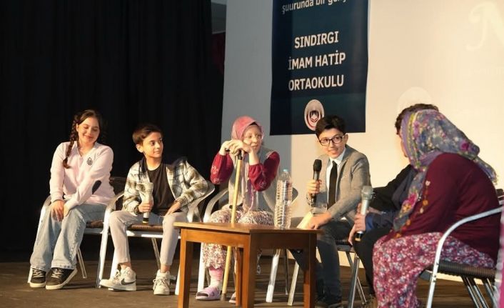 Sındırgı’da öğrenciler "Hoş Geldin Ramazan" adlı programı sergiledi