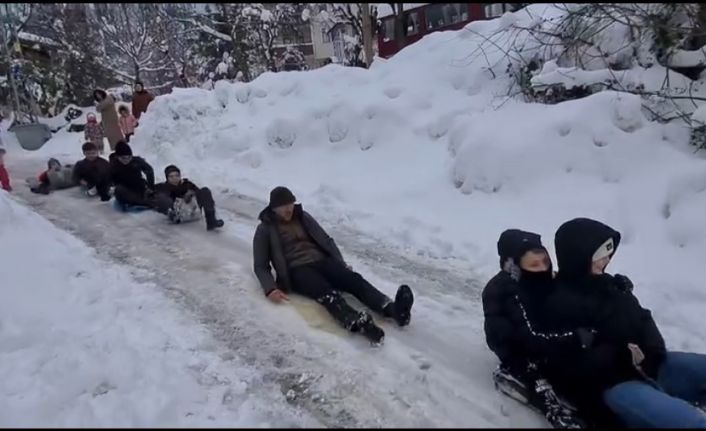 Sinop’ta kar yağışının ardından renkli görüntüler oluştu