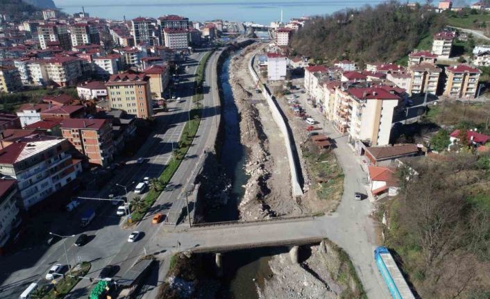 Sundura Deresi’nde taşkın kontrolü için çalışmalar devam ediyor