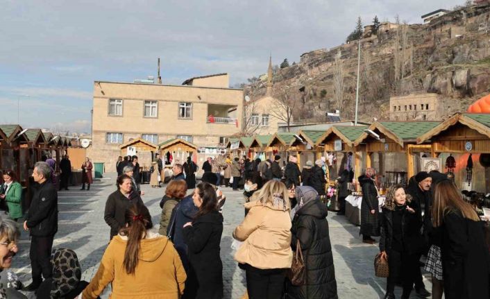 Talas’ta "Maharetli Eller"e kar engeli