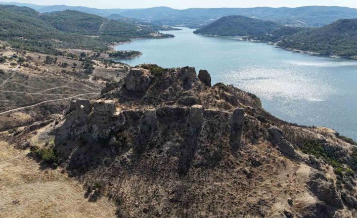 Tarihi Atikhisar Kalesi turizme kazandırılmayı bekliyor