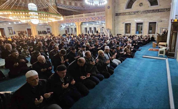 Tatvan’da Berat Kandili programı düzenledi