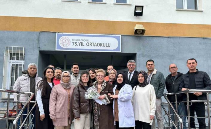 Tavşanlı’da duygusal veda, 33 yıllık öğretmenlik kariyerinde son ders