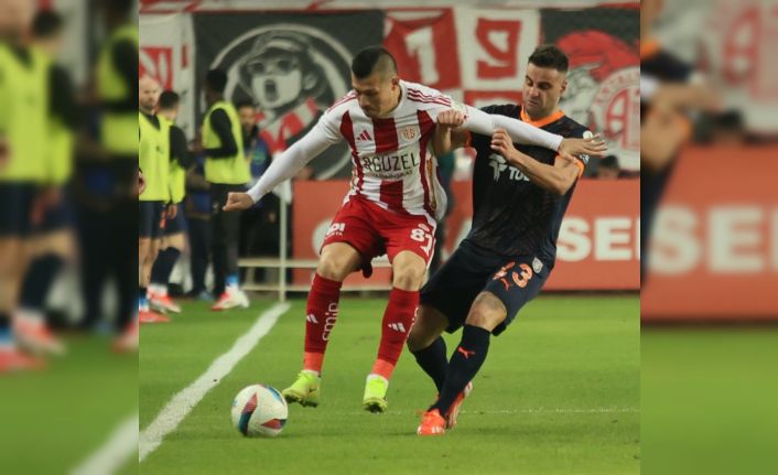Trendyol Süper Lig: Antalyaspor: 0 - Başakşehir: 0 (Maç sonucu)